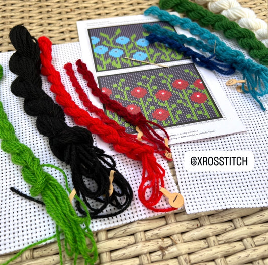 Broderikit i blåbär & lingon skogen