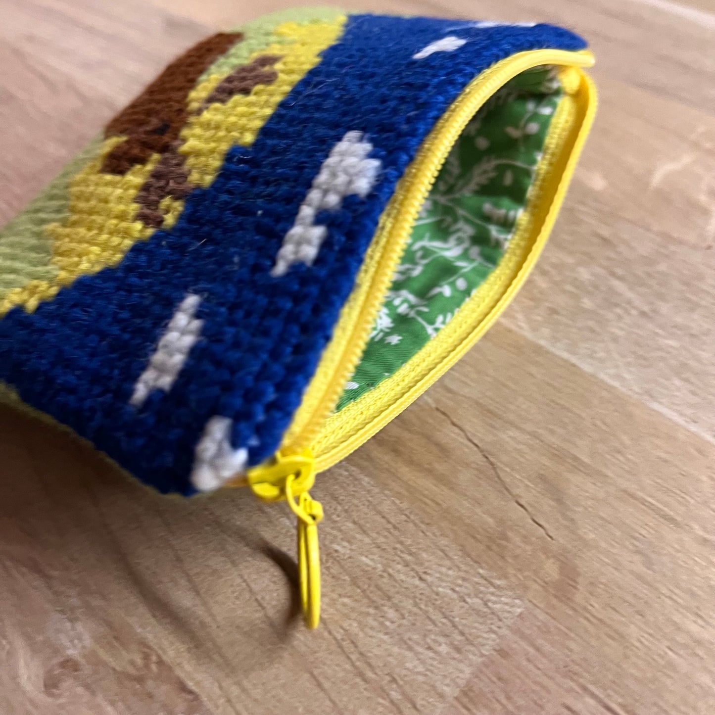 Handgjord unik börs, älg i skymningen blå/grön 13,5x10cm