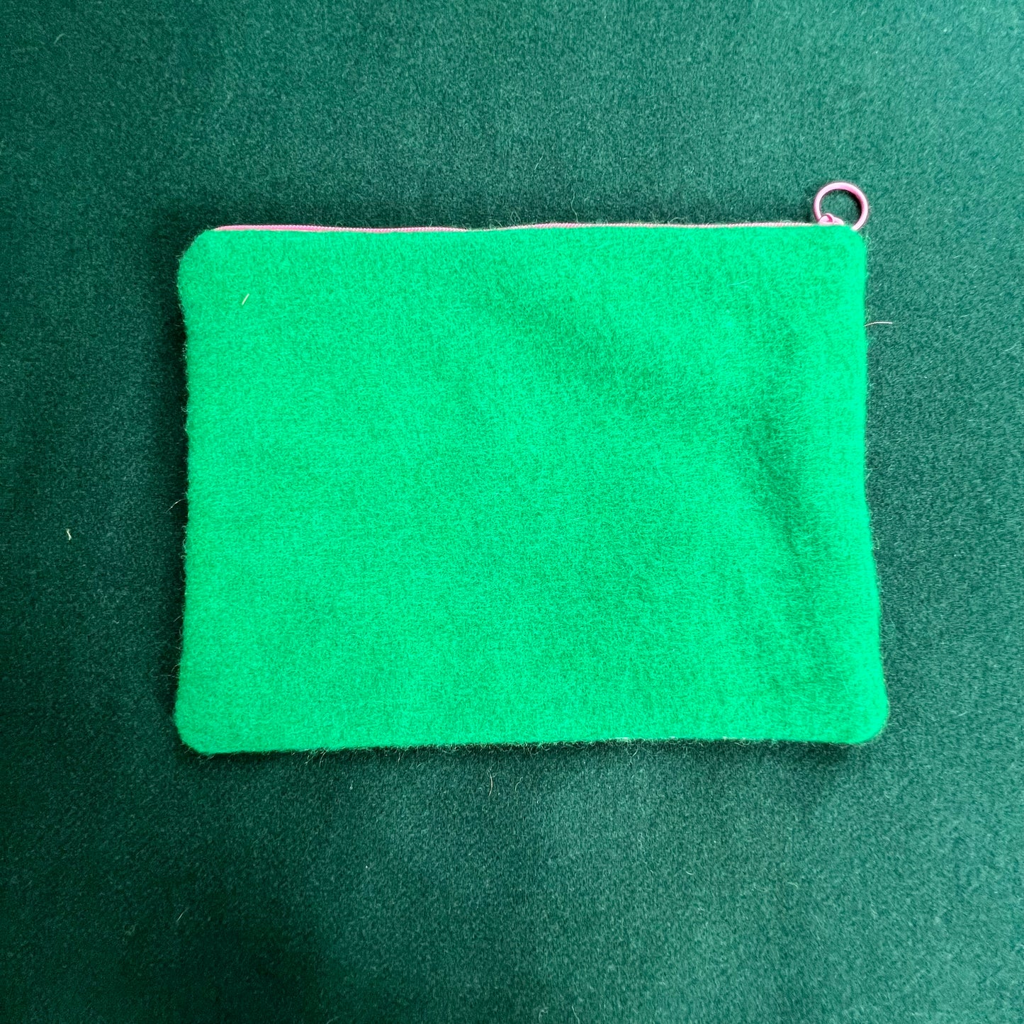 Broderi & sykit, fodral ”randiga rariteter” ca 18x25cm, färg: karamell