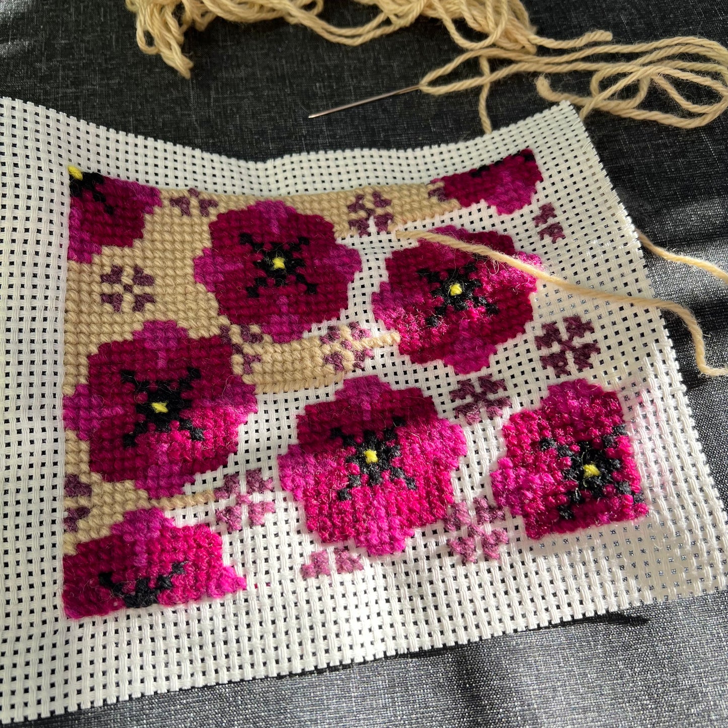 Handgjord unik börs, ”poppig petunia” rosa/beige 13x15,5cm