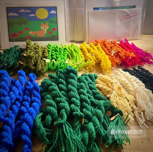 Broderikit med ullgarn ”räv på vallmofält”