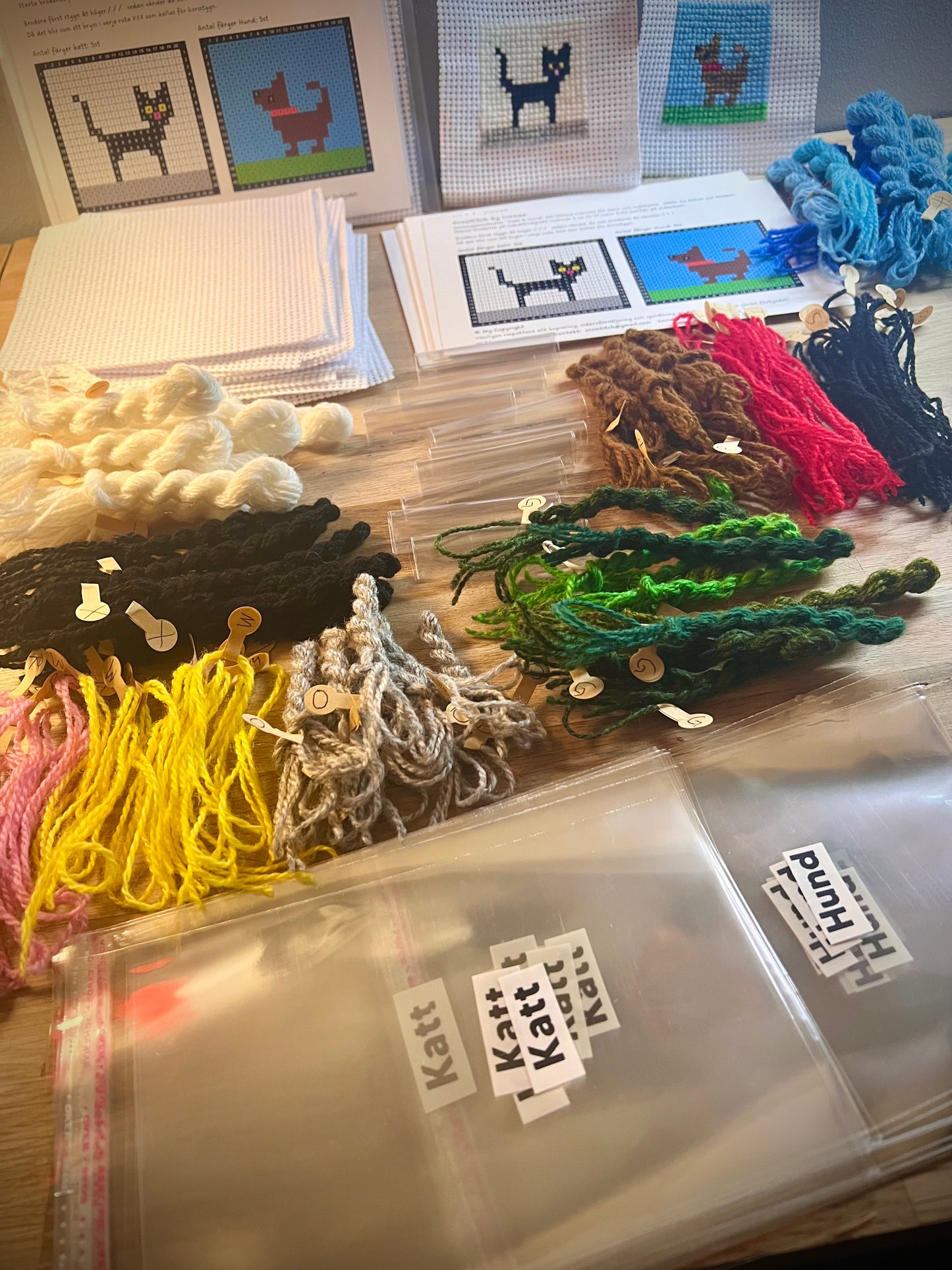 Broderikit med ullgarn, 2st småbroderier, för barn & nybörjare