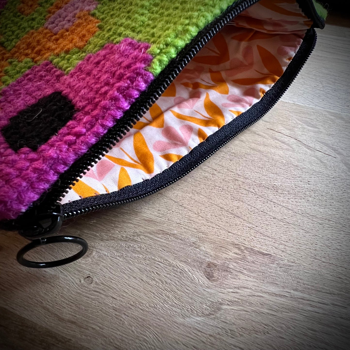 Handgjord unik börs, nyponrosor