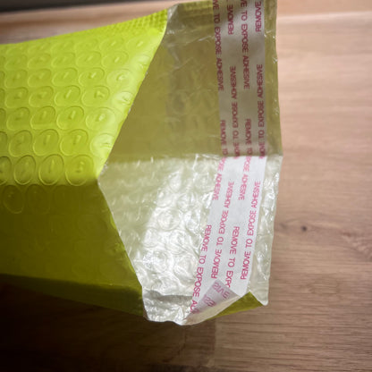 Bubbelkuvert ljus limegrön 10x15cm