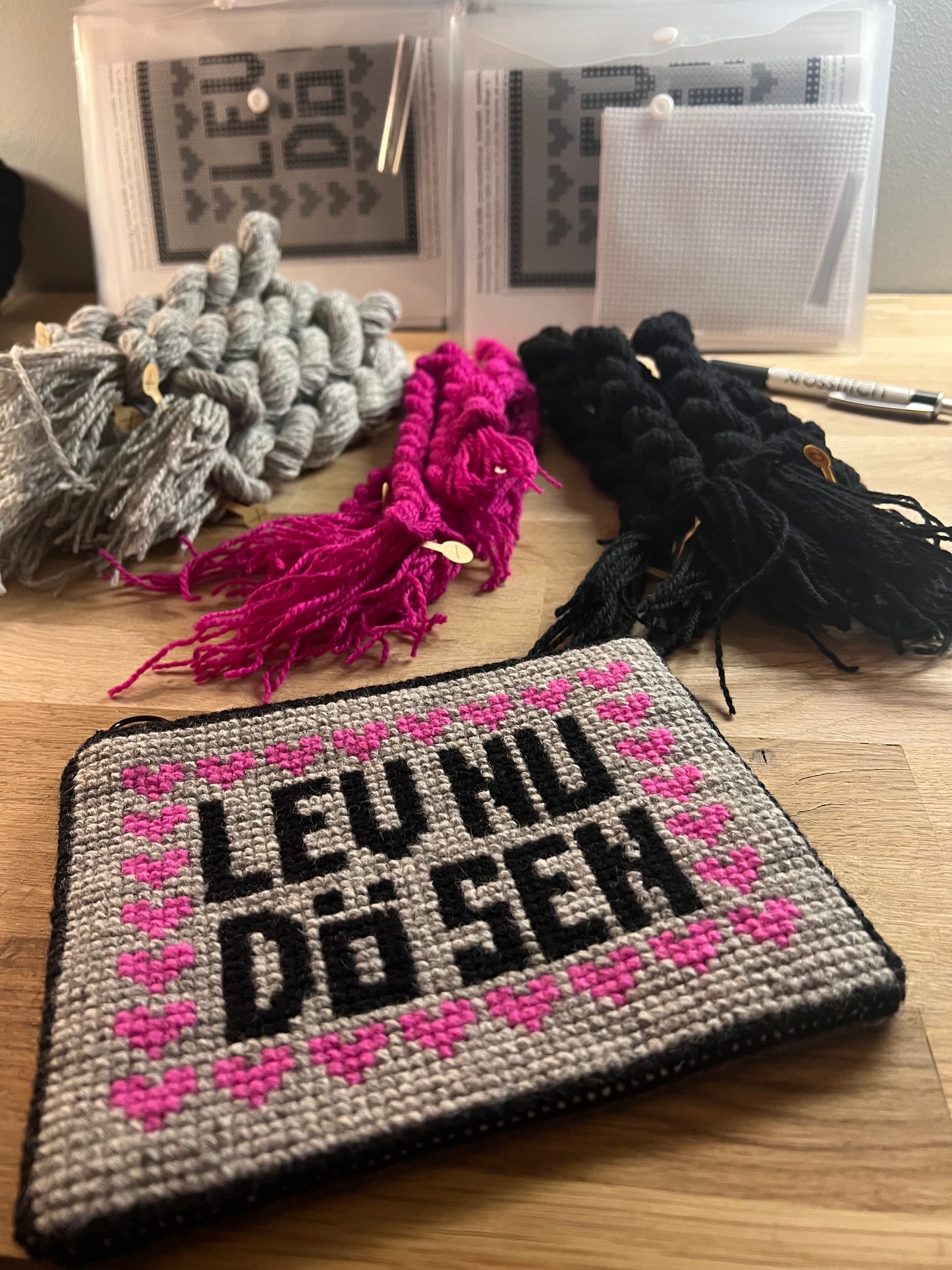 Mönster pdf ”lev nu, dö sen” 14,5x18,5cm