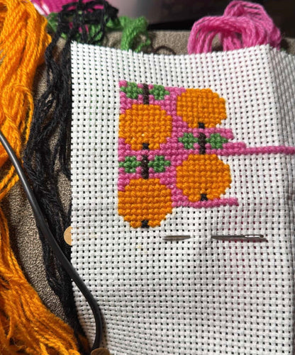 Broderikit med ullgarn ” apelsin trädgård ”