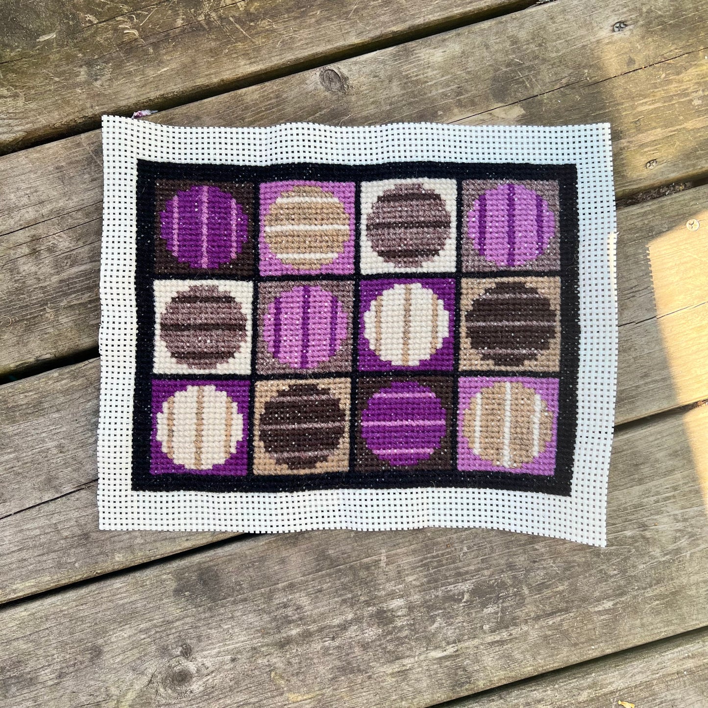 Broderikit med ullgarn ”randiga rariteter” ca 18x25cm