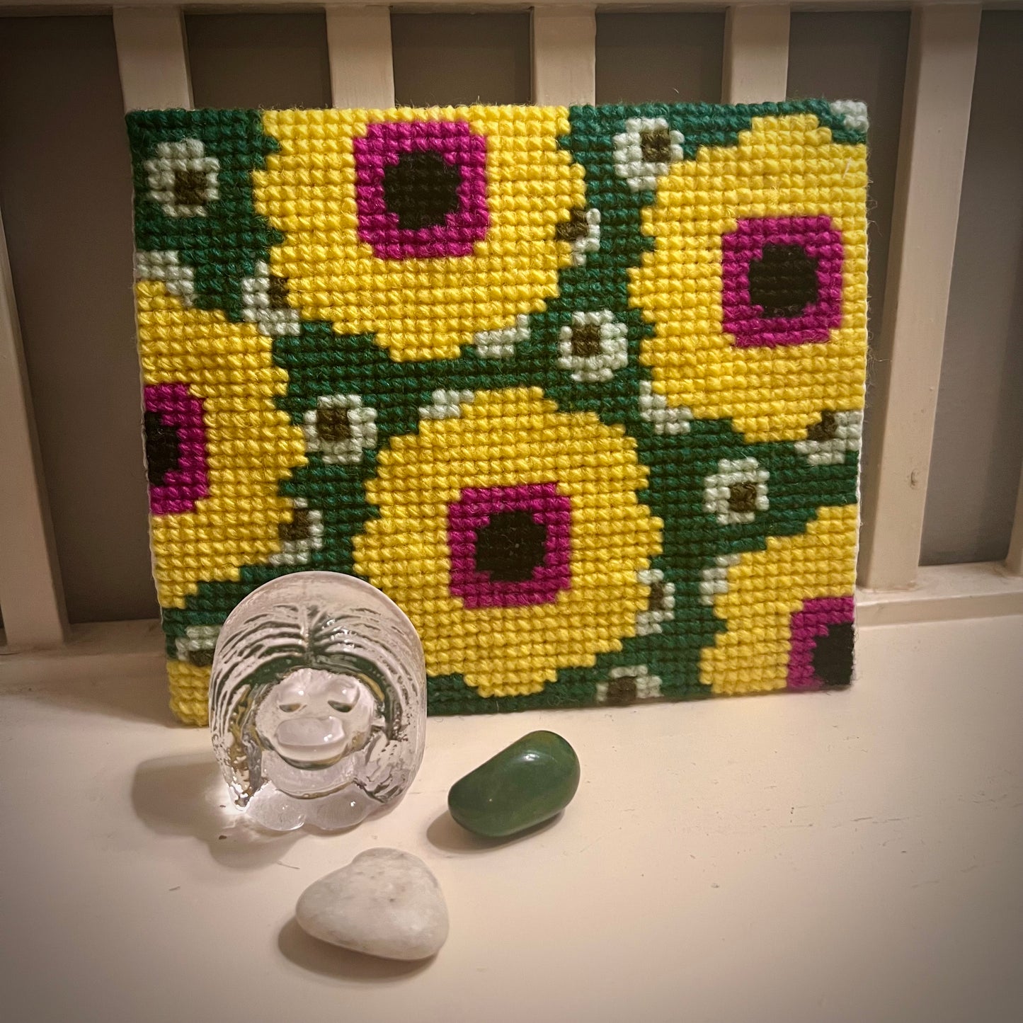 Broderikit med ullgarn ” blommor & bär ”