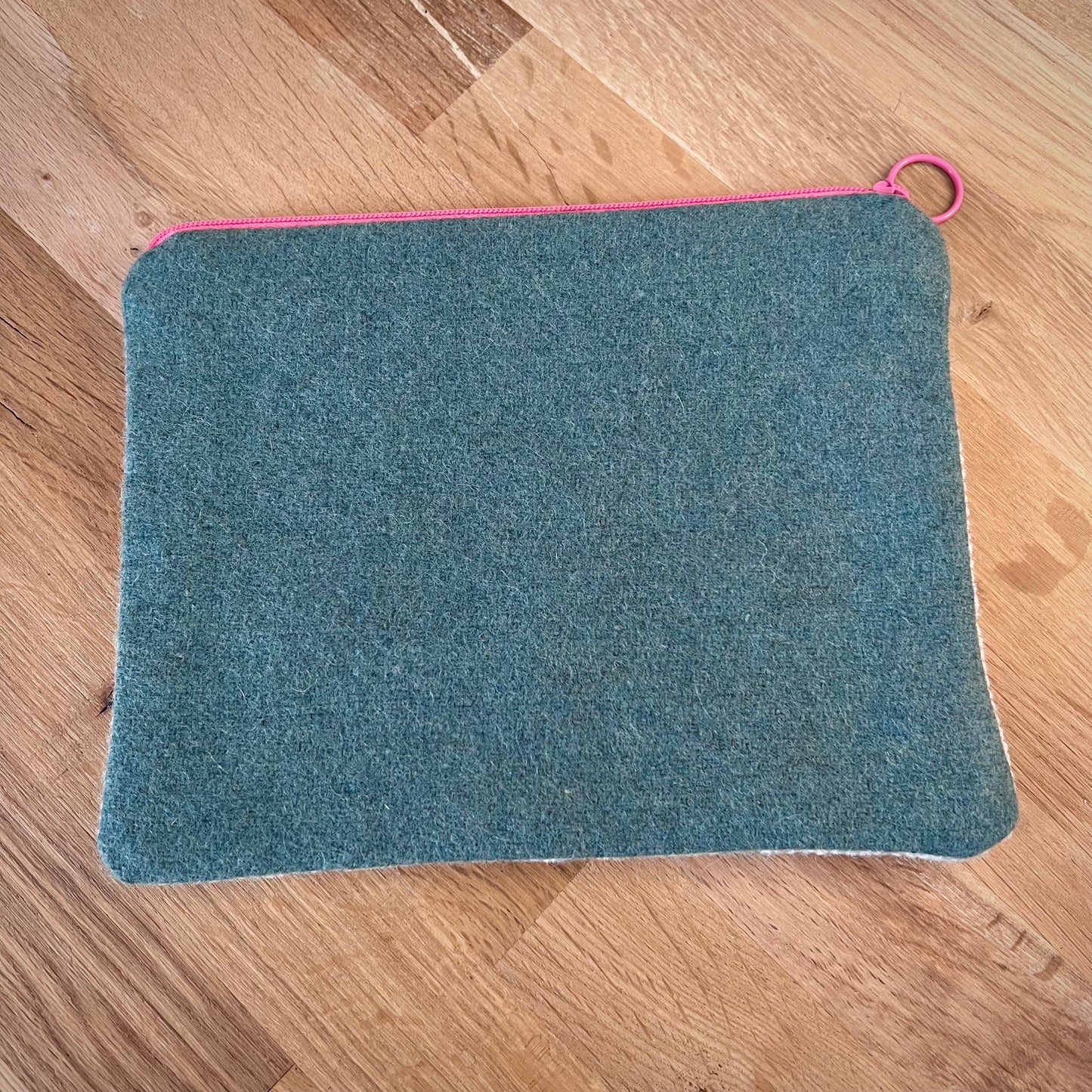 Handgjord unik börs, ”rutor i blom” lila/rosa/turkos 20,5x16cm