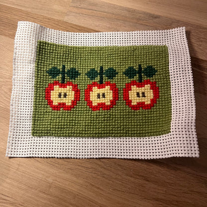 Broderikit äpplen päpplen 