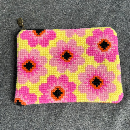Handgjord unik börs, ”sommarblom” gul/rosa 13x17cm