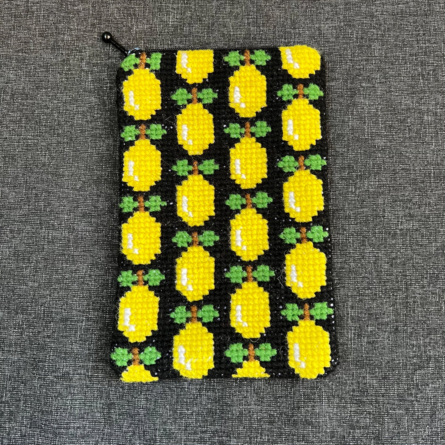 Mobil och glasögonfodral kit ”citronella” svart 12x20cm