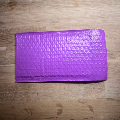 Bubbelkuvert ljus lila 10x18cm