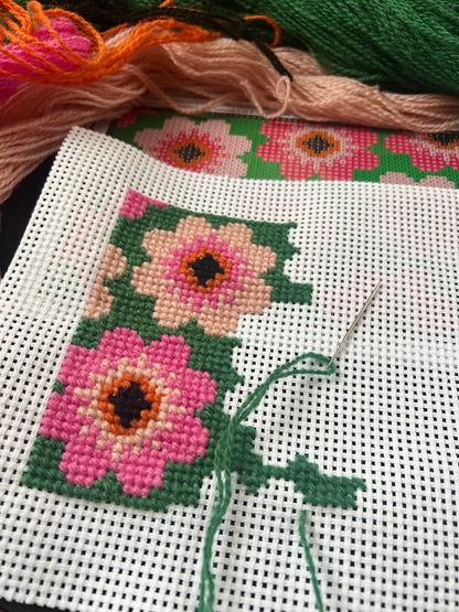 Broderikit med ullgarn ”sommarblom”