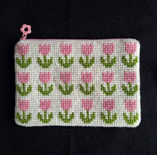 Handgjord unik börs, ”tulpanerna blommar” vit/rosa/grön 18,5x13cm