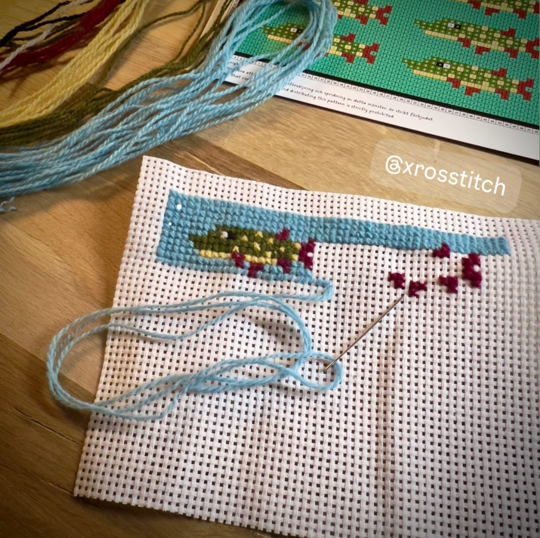 Broderikit med ullgarn ” gäddgänget ”