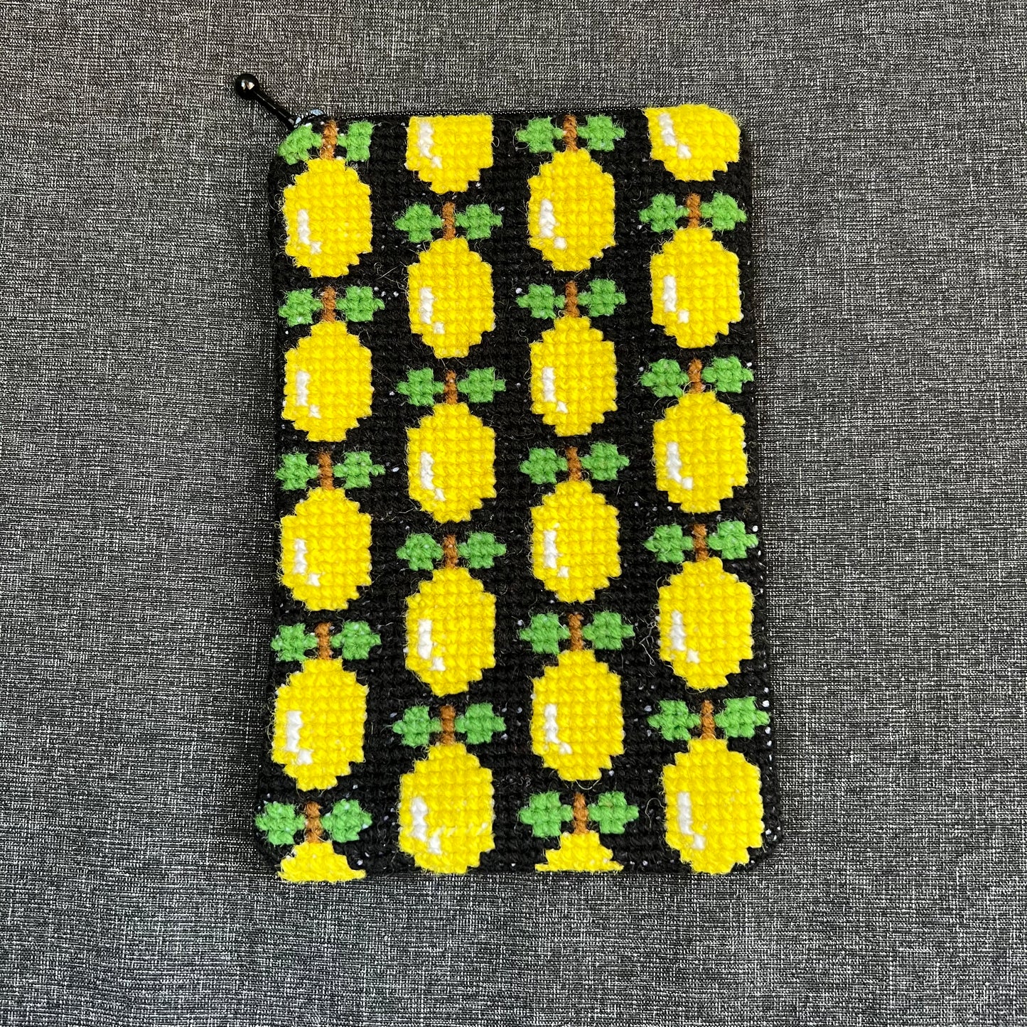 Mobil och glasögonfodral kit ”citronella” svart 12x20cm