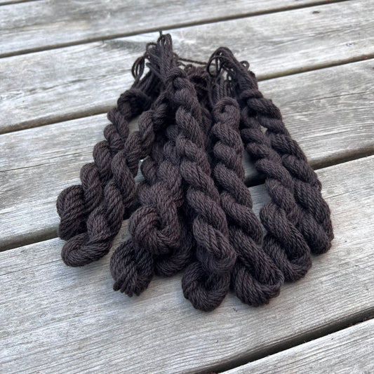Ullgarn brun kaffe, 10m