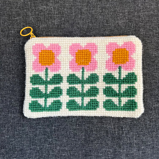 Handgjord unik börs, ”3 retroblommor” vit/grön/rosa 12x17cm