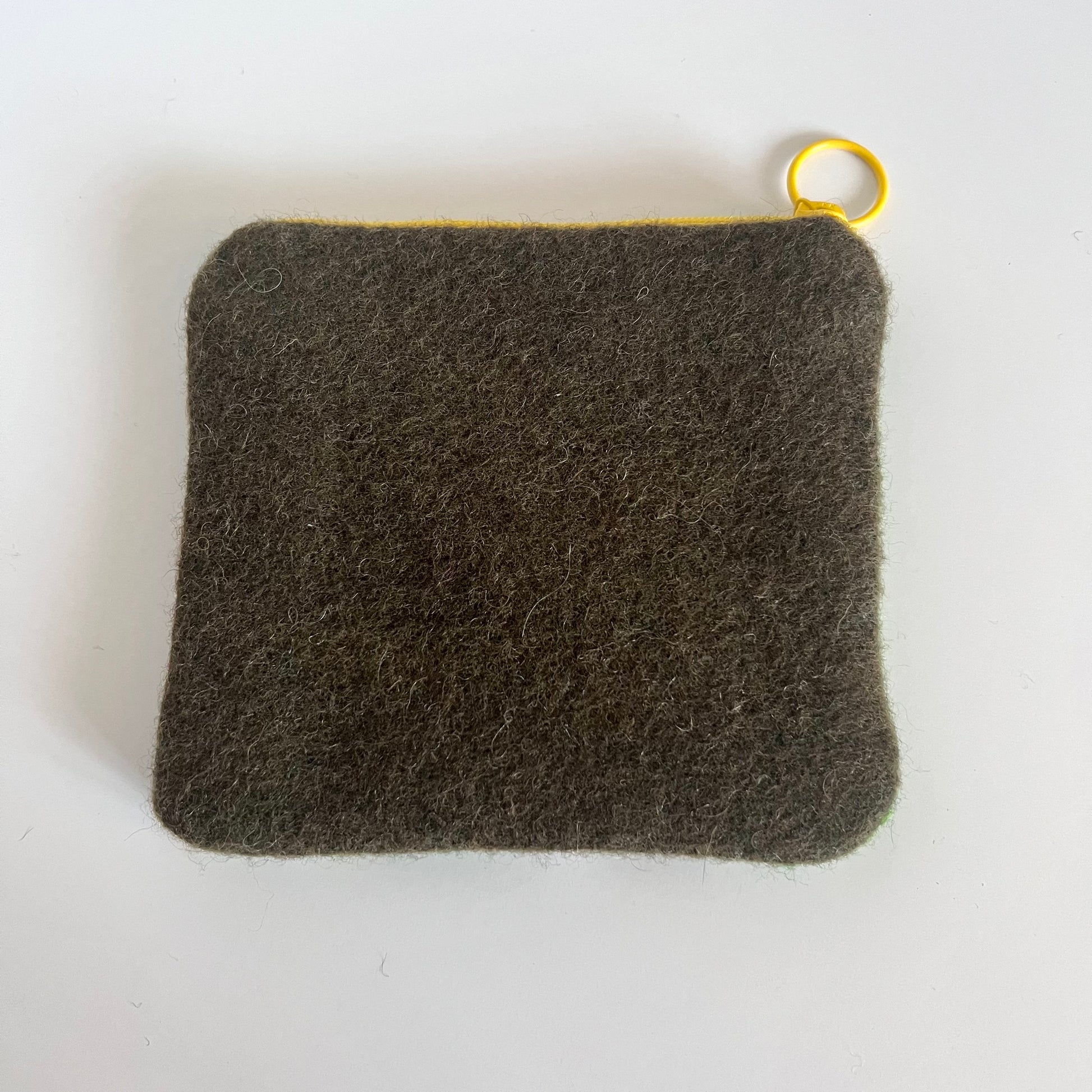 Handgjord unik börs korsstygns broderi i retrostil eget mönster 