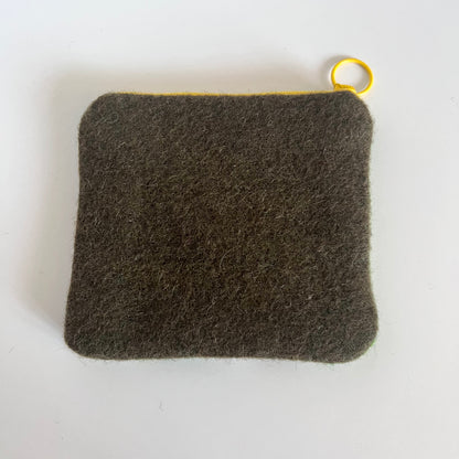 Handgjord unik börs korsstygns broderi i retrostil eget mönster 