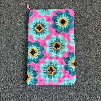 Mobil och glasögonfodral kit ”sommarblom” rosa/petrol 12x20cm