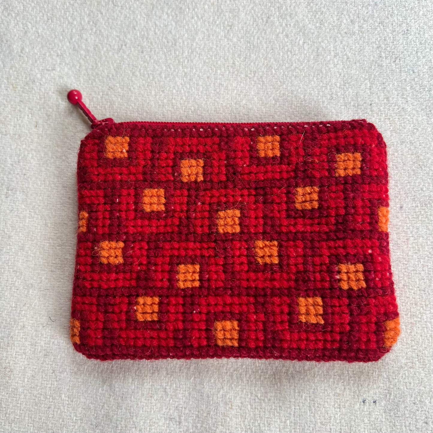 Broderi & sykit, liten börs ”tunnelsyn, ankomst” 10x13cm