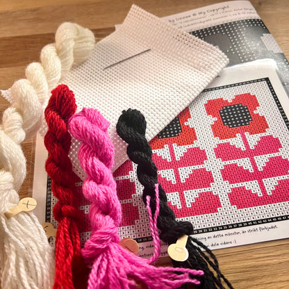 Broderikit med ullgarn ” 3 retroblommor ”