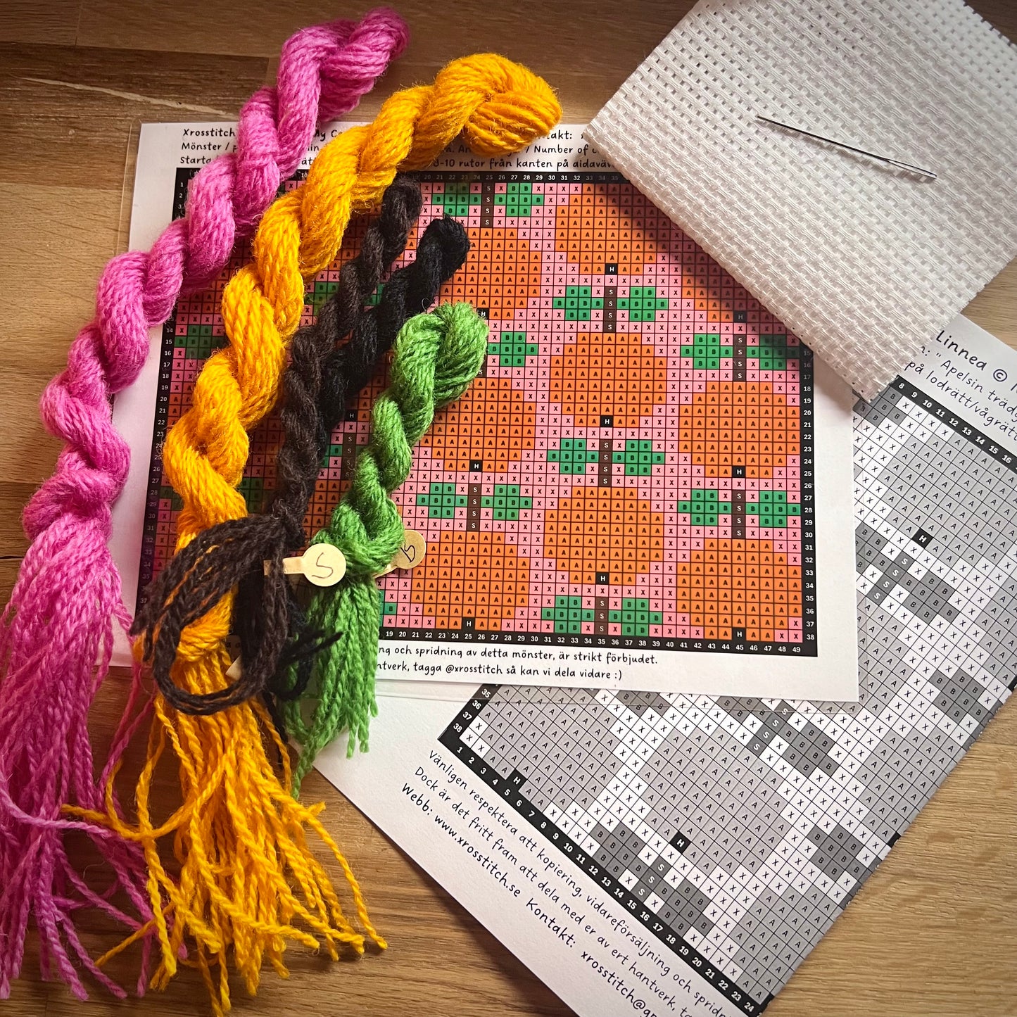 Broderikit med ullgarn ” apelsin trädgård ”