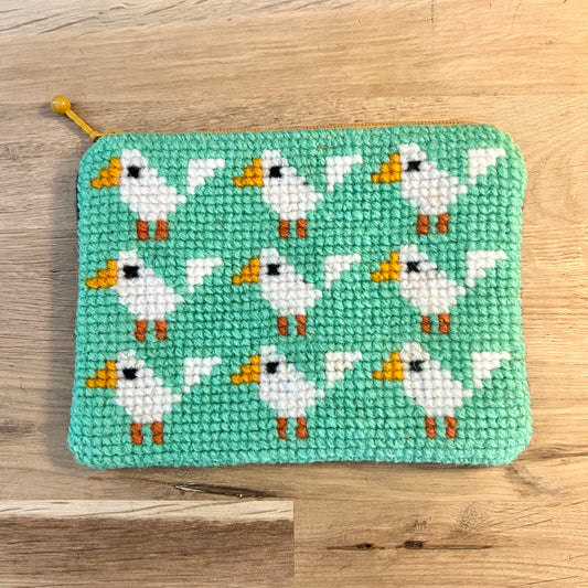 Handgjord unik börs, fina finkar, ljus sjögrön, 11,5x15cm