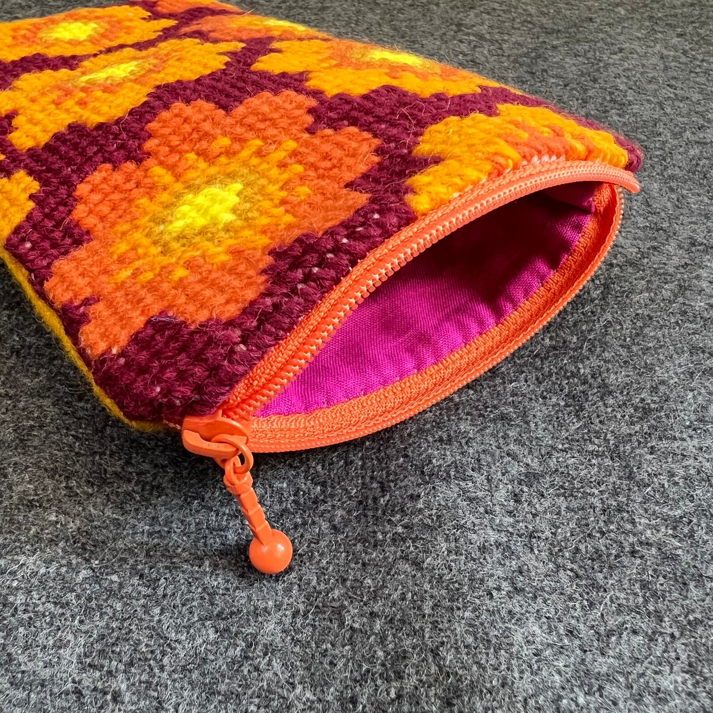 Mobil och glasögonfodral kit ”sommarblom” orange/körsbärsröd 12x20cm