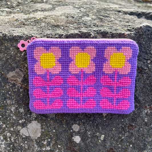 Handgjord unik börs, ”3 retroblommor”lila/rosa 12x16,5cm