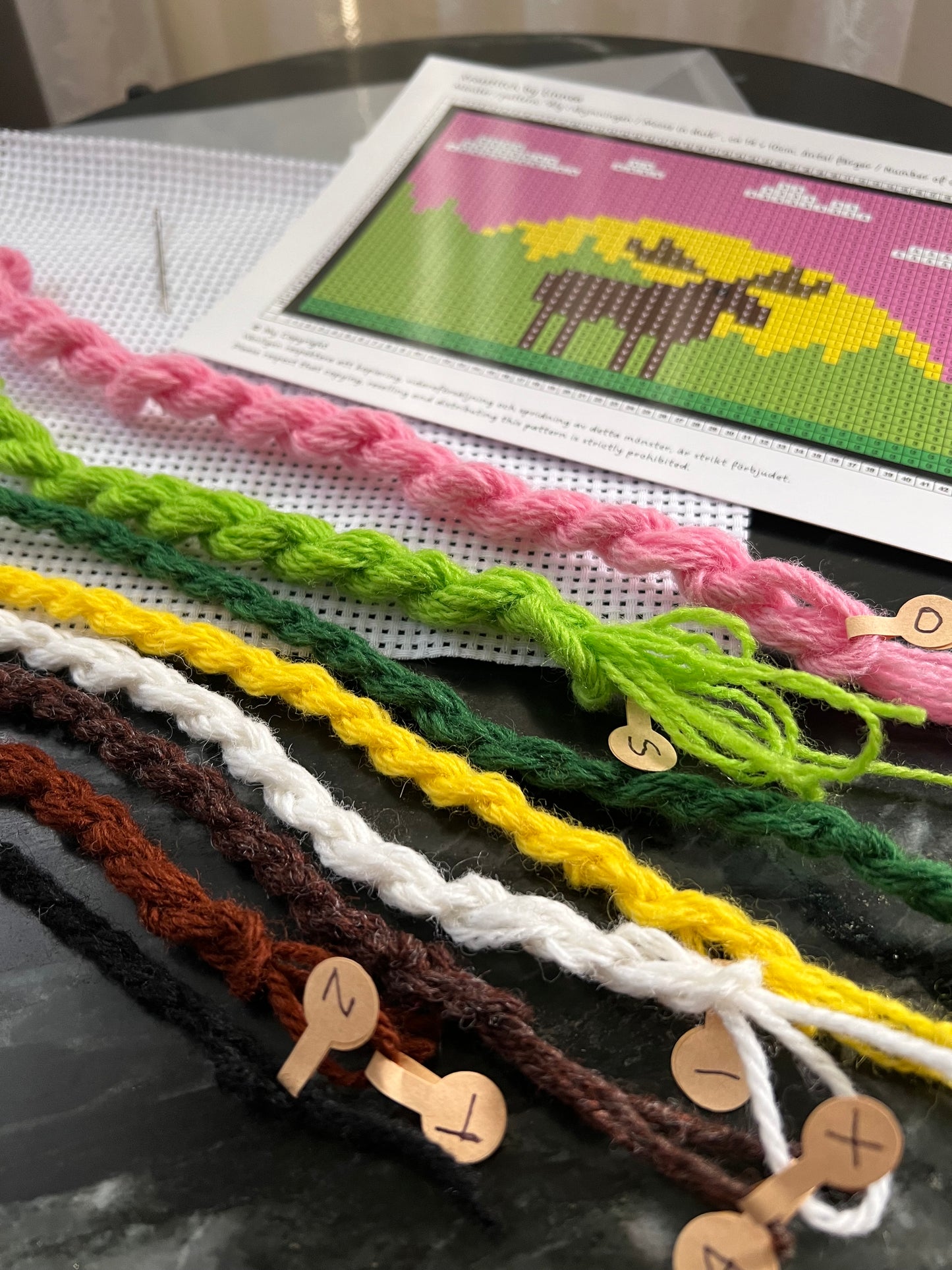 Broderikit ”älg i skymningen”