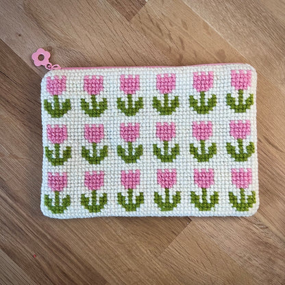 Broderikit med ullgarn ”tulpanerna blommar” 13x18,5cm