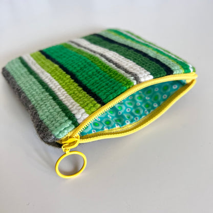 Handgjord unik börs korsstygns broderi i retrostil eget mönster 