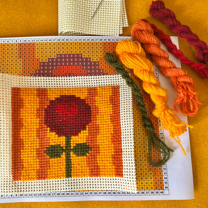 Broderikit ”det ensamma lilla lingonet” 11,5x13cm