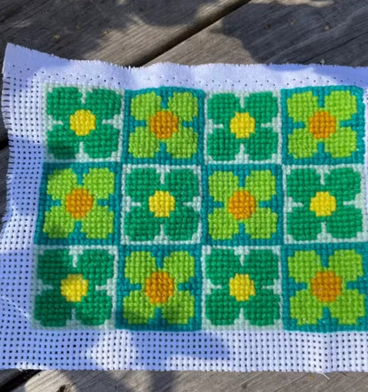 Mönster pdf ”rutor i blom”