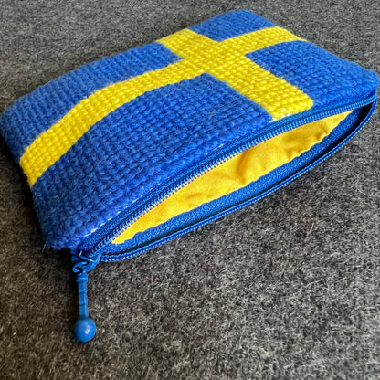 Handgjord unik börs, ”Sverige, gul & blå” 10x15cm
