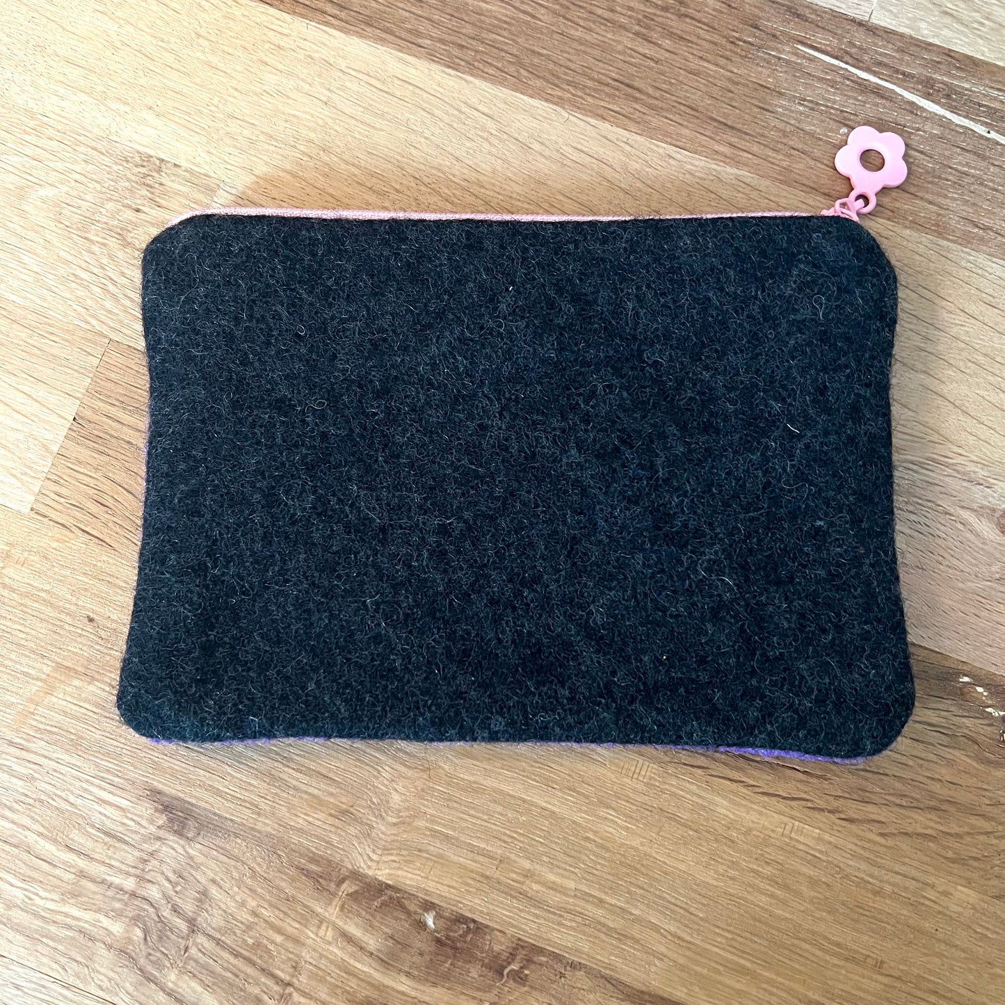 Handgjord unik börs, ”3 retroblommor”lila/rosa 12x16,5cm