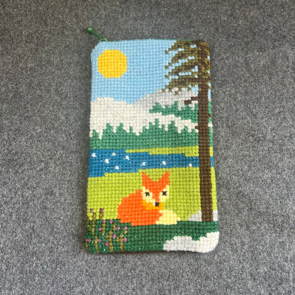 Handgjort mobilfodral ”vildmarken, där älven glittrar” ca 12x20cm