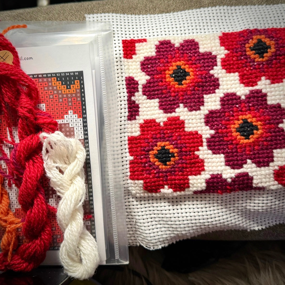 Broderikit med ullgarn ”sommarblom”