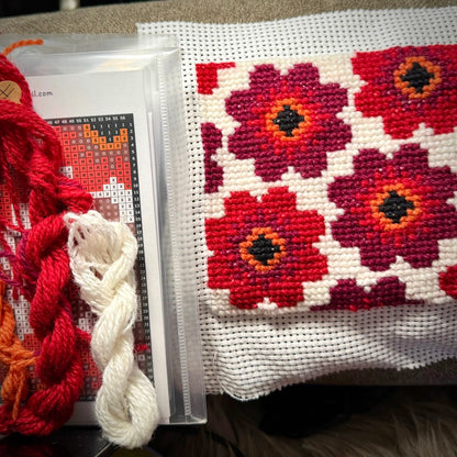 Broderikit med ullgarn ”sommarblom”