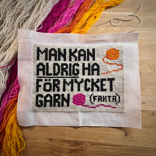 Broderikit med ullgarn ”man kan aldrig ha för mycket garn” 25x18cm