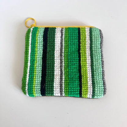 Handgjord unik börs korsstygns broderi i retrostil eget mönster 