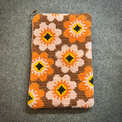 Mobil och glasögonfodral kit ”sommarblom” retrobrun/gammelrosa/orange 12x20cm