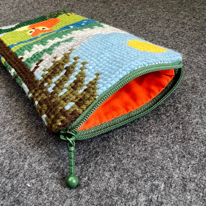 Handgjort mobilfodral ”vildmarken, där älven glittrar” ca 12x20cm
