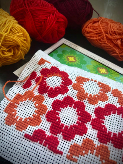 Broderikit med ullgarn ”sommarblom”