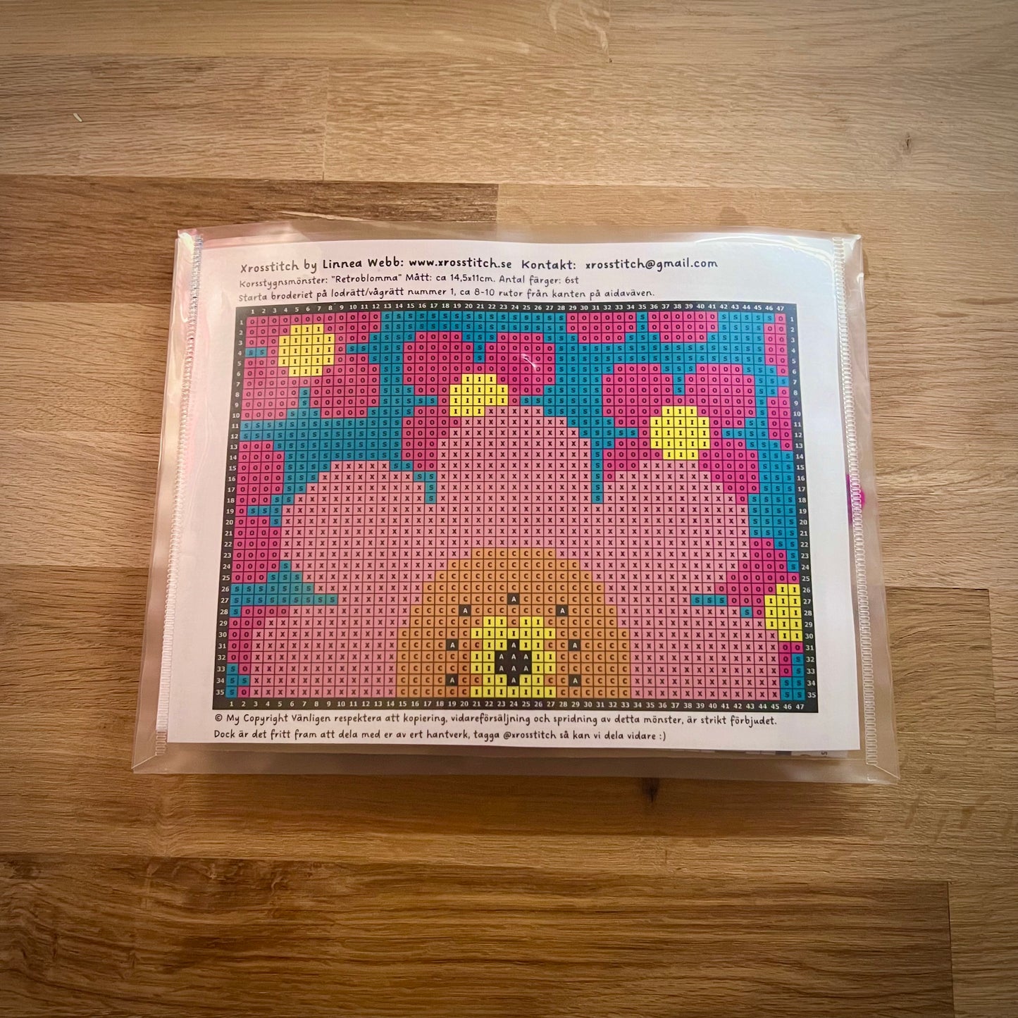 Broderikit med ullgarn ”retroblomma”