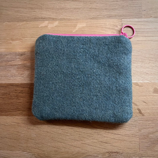 Handgjord unik börs, kaniner, blå/vit/rosa 12,5x11cm