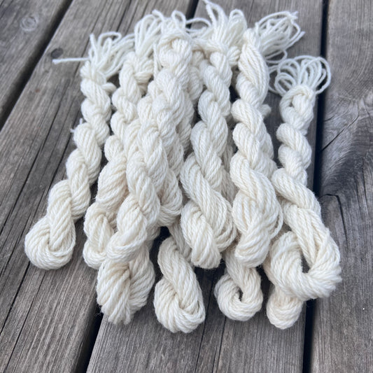 3 trådigt ullgarn 10 meter creme vit 